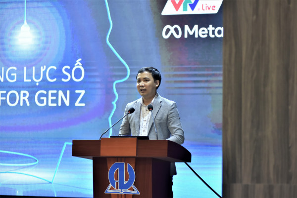 Nói chuyện chuyên đề về năng lực số dành cho sinh viên ngành Thông tin - Thư viện