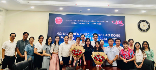Tập thể Cán bộ công nhân viên chức và người lao động Khoa Thông tin -Thư viện