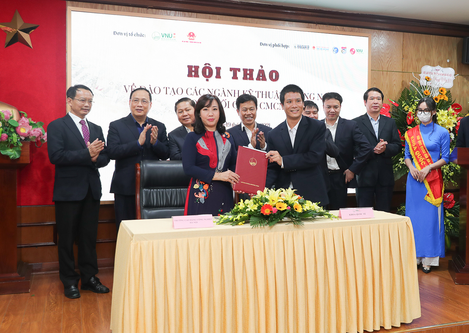 VNU 10 su kien tieu bieu 2021 03 (4) (1)
