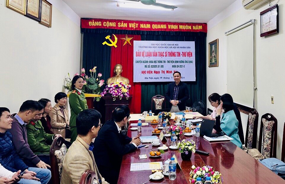 Tổ chức họp Hội đồng bảo vệ luận văn thạc sĩ chuyên ngành Khoa học Thông tin - Thư viện