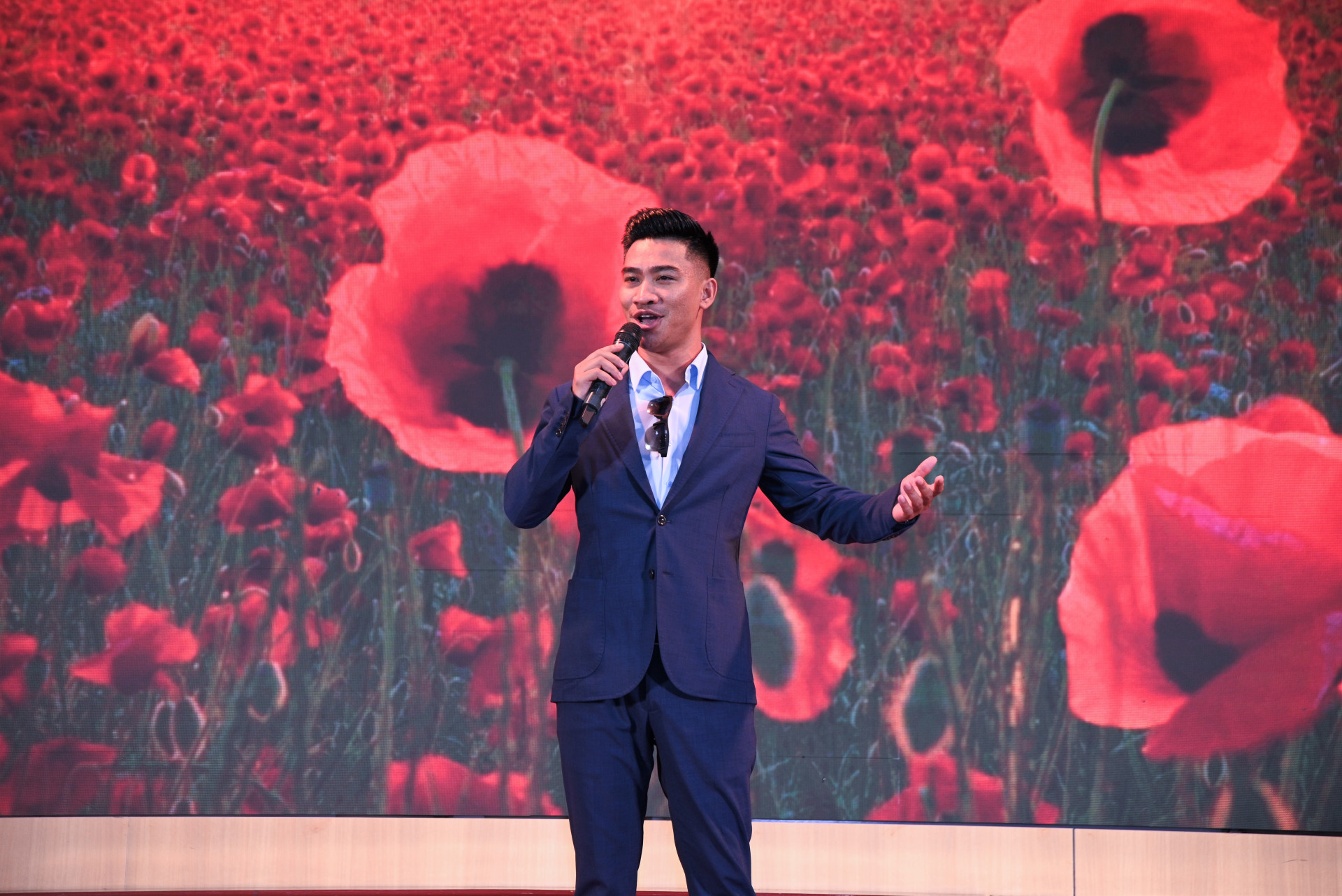 Tiết mục biểu diễn của khách mời (Nghệ sĩ Opera Nguyễn Khắc Hoà)