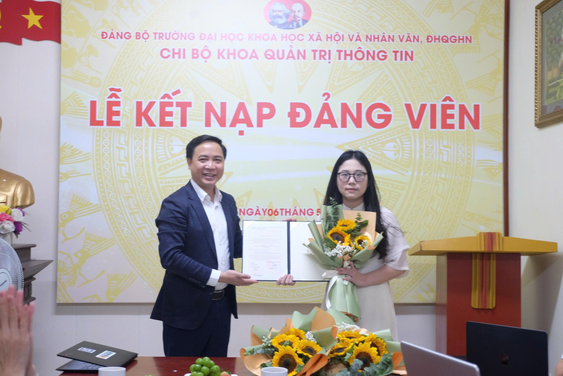 Hồng Vy